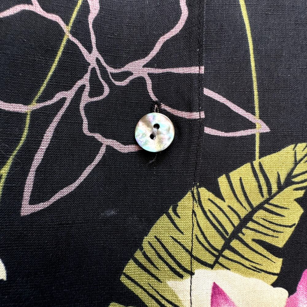 TOMMY BAHAMA Vintage Silk & Linen Short Sleeve Button Up Hawaiian Floral Shirt - Picture 2 of 4